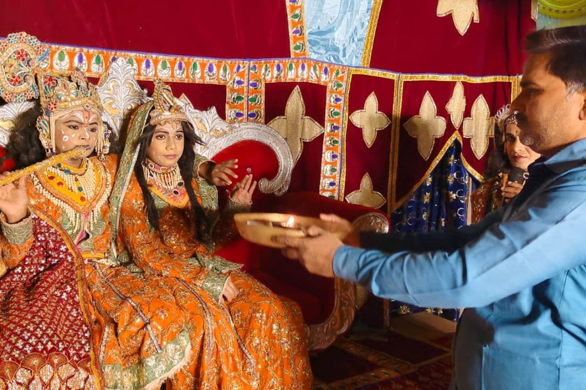 रोहतास में रासलीला का भव्य आयोजन, उमड़ा श्रद्धालुओं का सैलाब,भक्तिमय हुआ वातावरण
