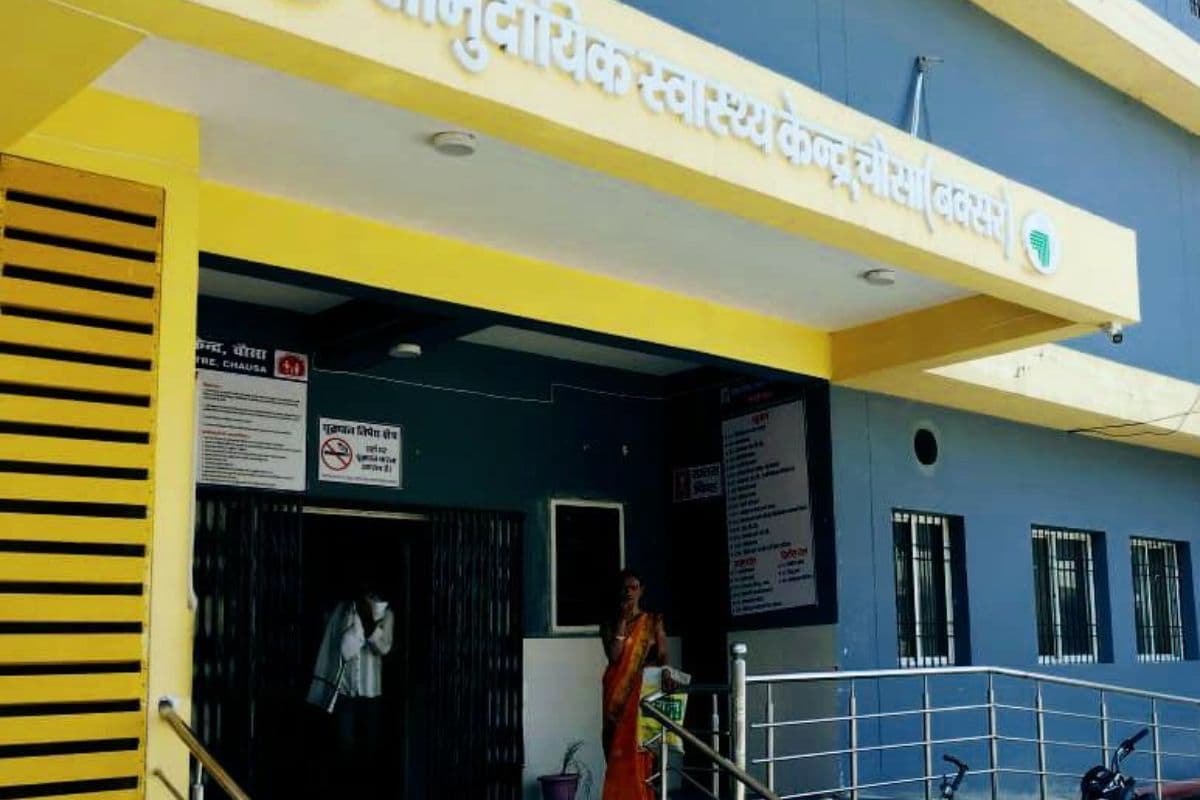 बक्सर मुख्य मार्ग पर सड़क हादसा, बाइक की टक्कर से राहगीर जख्मी, स्थानीय लोगों ने पहुंचाया अस्पताल