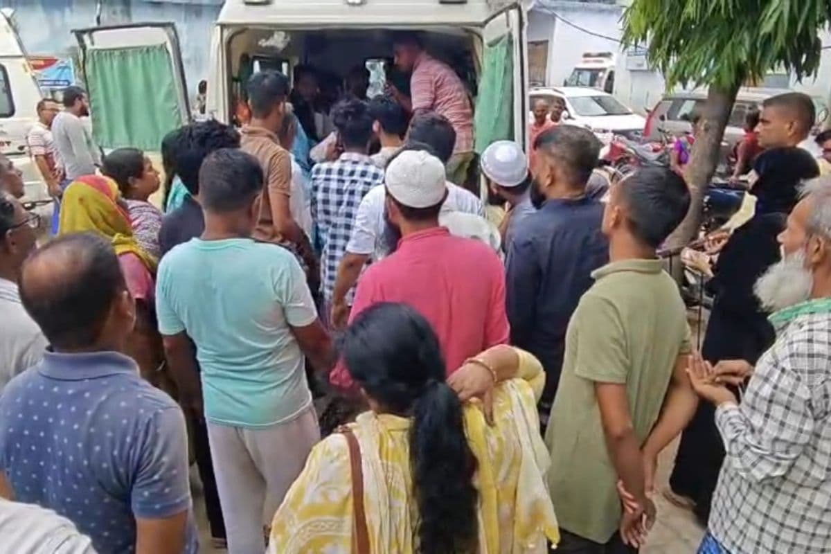 दो बाइकों की आमने-सामने टक्कर में चार घायल, तीन की हालत गंभीर, पटना रेफर