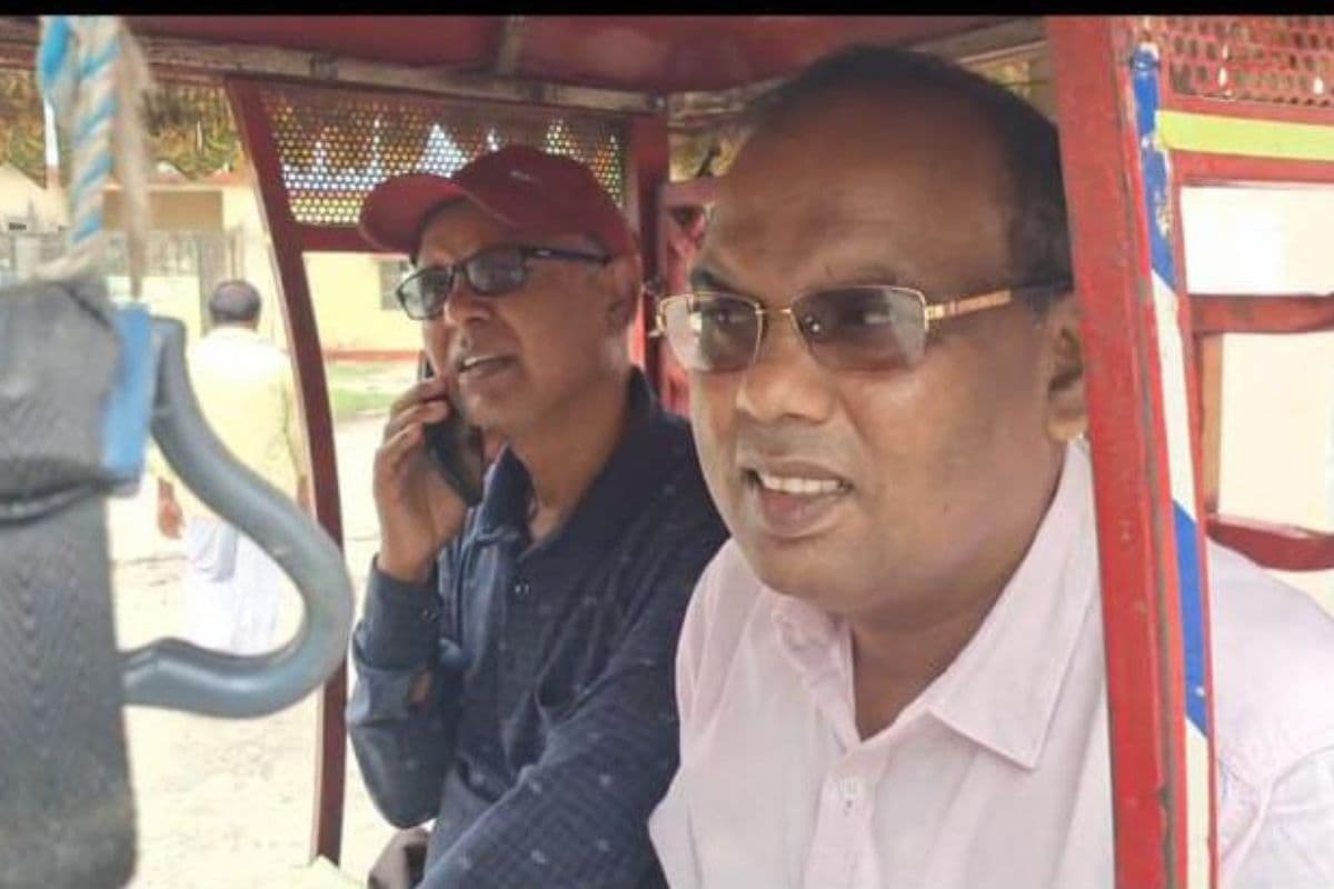 पर्यावरण संरक्षण की अनूठी मिसाल: 'नो व्हीकल डे' पर ई-रिक्शा से पंचायत के दौरे पर निकले अमौर बीडीओ, आम जनता से की खास अपील