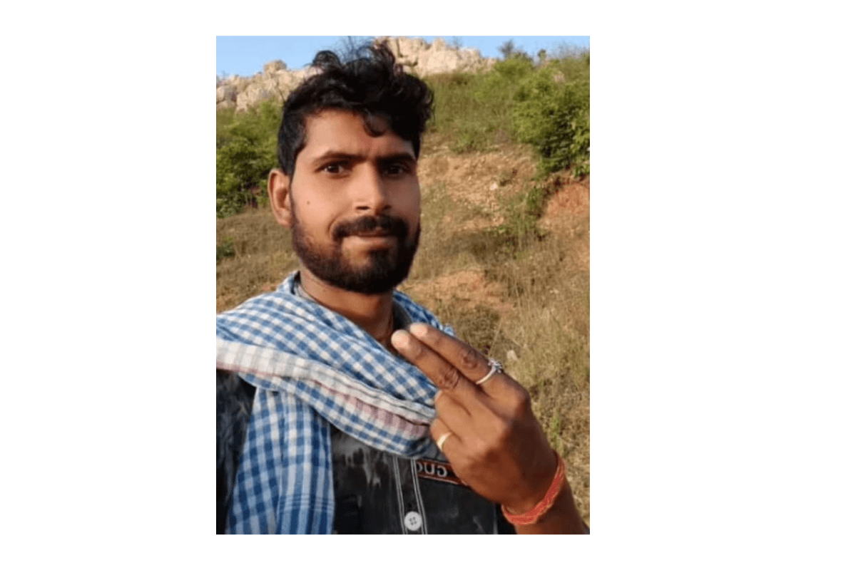 हाजीपुर-लालगंज मार्ग पर डम्फर की बाइक से टक्कर, 1 की मौत, परिजनों ने किया चक्काजाम