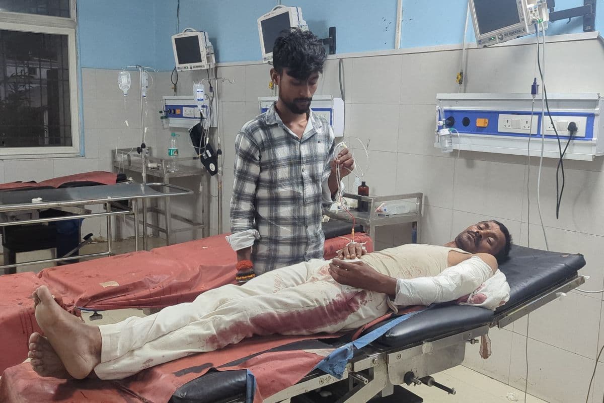 जयमाला के दौरान चली गोली, अधेड़ घायल