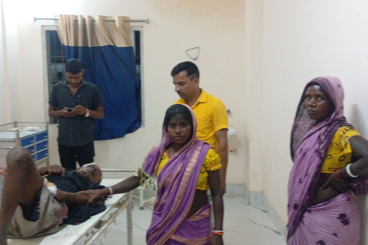 कुरसेला में एनएच-31 पर रफ्तार का कहर, अज्ञात वाहन की टक्कर से 50 वर्षीय व्यक्ति गंभीर रूप से घायल; हायर सेंटर रेफर