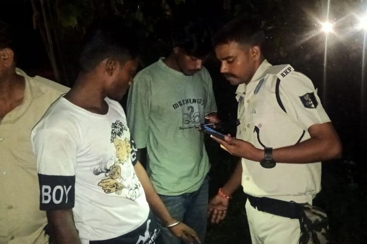 बकरीद को लेकर अलर्ट मोड पर पुलिस, सुकेला मोड़ के पास सघन चेकिंग, संदिग्धों से पूछताछ