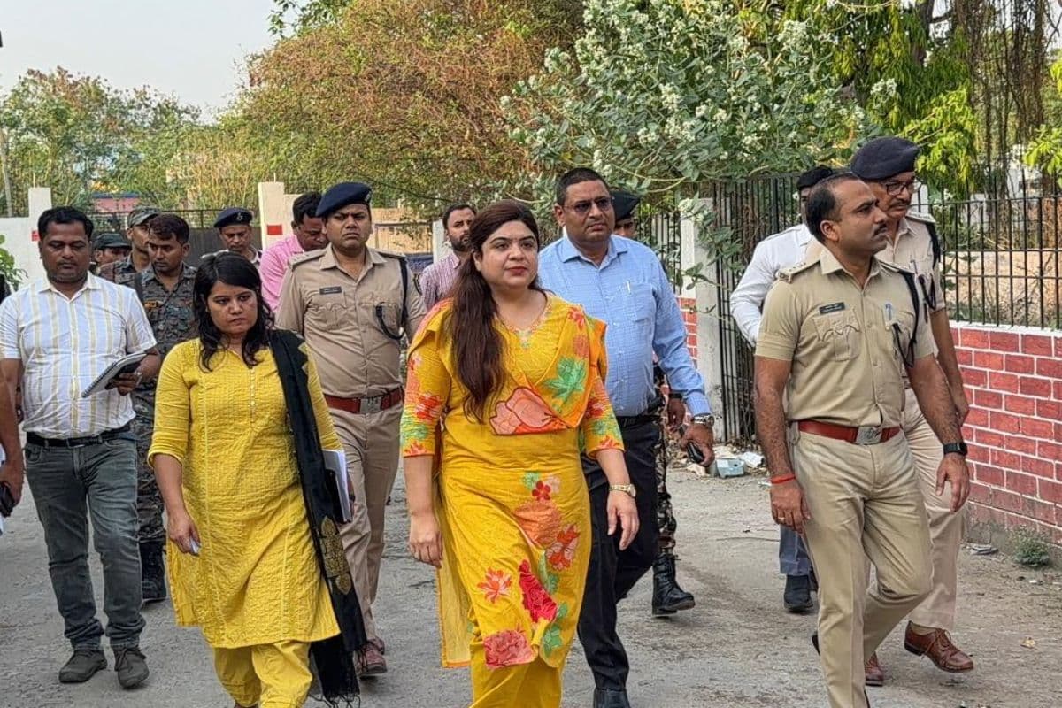 औरंगाबाद में डीएम-एसपी ने किया यातायात व्यवस्था का निरीक्षण, भारी वाहनों की आवाजाही पर सख्ती