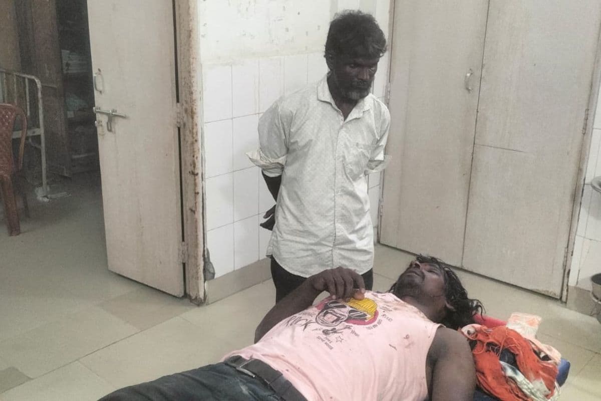 पोसदाहा में भूमि विवाद को लेकर दो पक्षों में खूनी झड़प और आगजनी, दो घर जलकर राख, दर्जन भर लोग गंभीर रूप से घायल