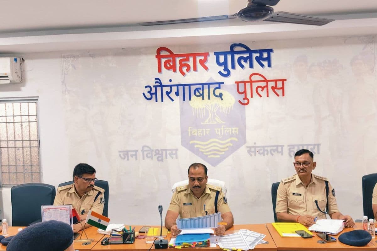 औरंगाबाद एसपी का एक्शन, क्राइम मीटिंग में अधिकारियों को दिया सख्त आदेश, जानिए पूरी खबर
