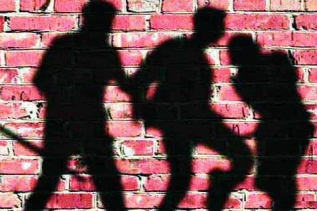 शेखपुरा में जमीन विवाद बना जानलेवा, 75 वर्षीय बुजुर्ग को बेरहमी से पीटा