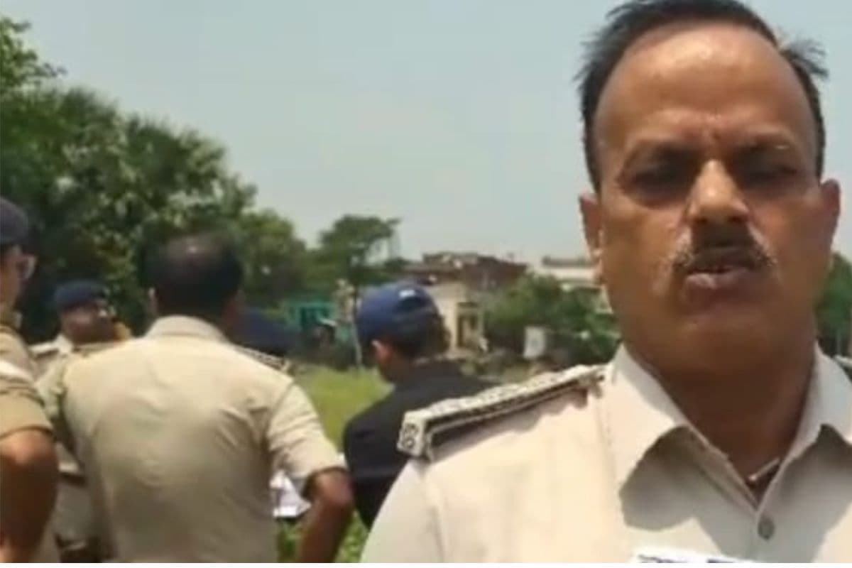 गोली मारकर वृद्ध की हत्या, खेत में फेंका शव