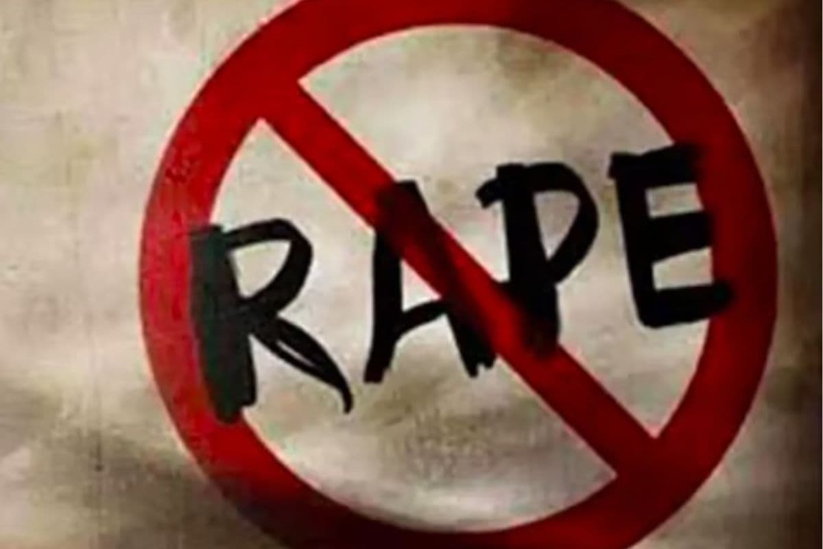 सारण के एकमा में नाबालिग से दुष्कर्म, तीन लोगों पर प्राथमिकी दर्ज