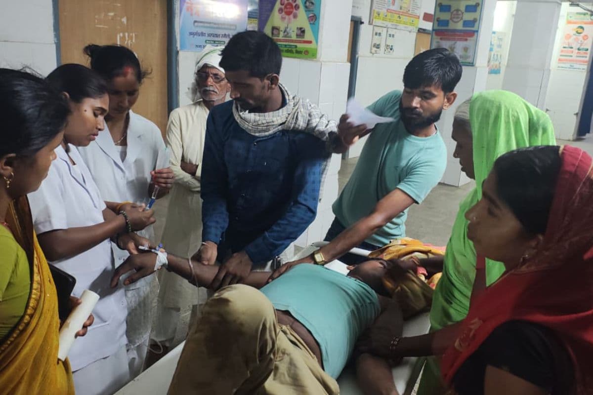 नवादा में वट सावित्री पर्व के दिन बिना नमक का खाना बना, नाराज पति ने खा लिया जहरीला पदार्थ