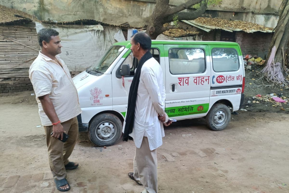 Jehanabad News : दूध वाहन ने ट्रक में पीछे से मारी टक्कर, घटनास्थल पर चालक मौत