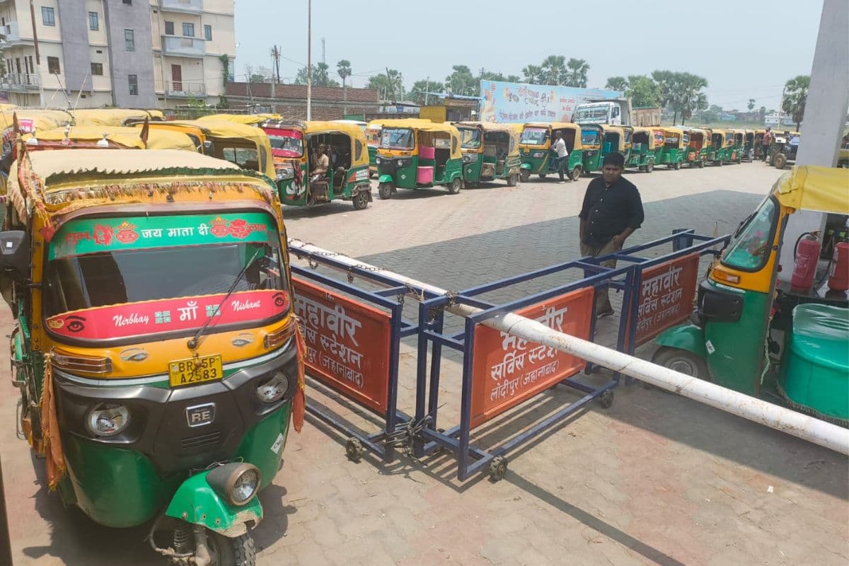 जहानाबाद मे नहीं बढ़ी CNG की कीमत, दो पंपों पर गाड़ियों की लगी भारी भीड़