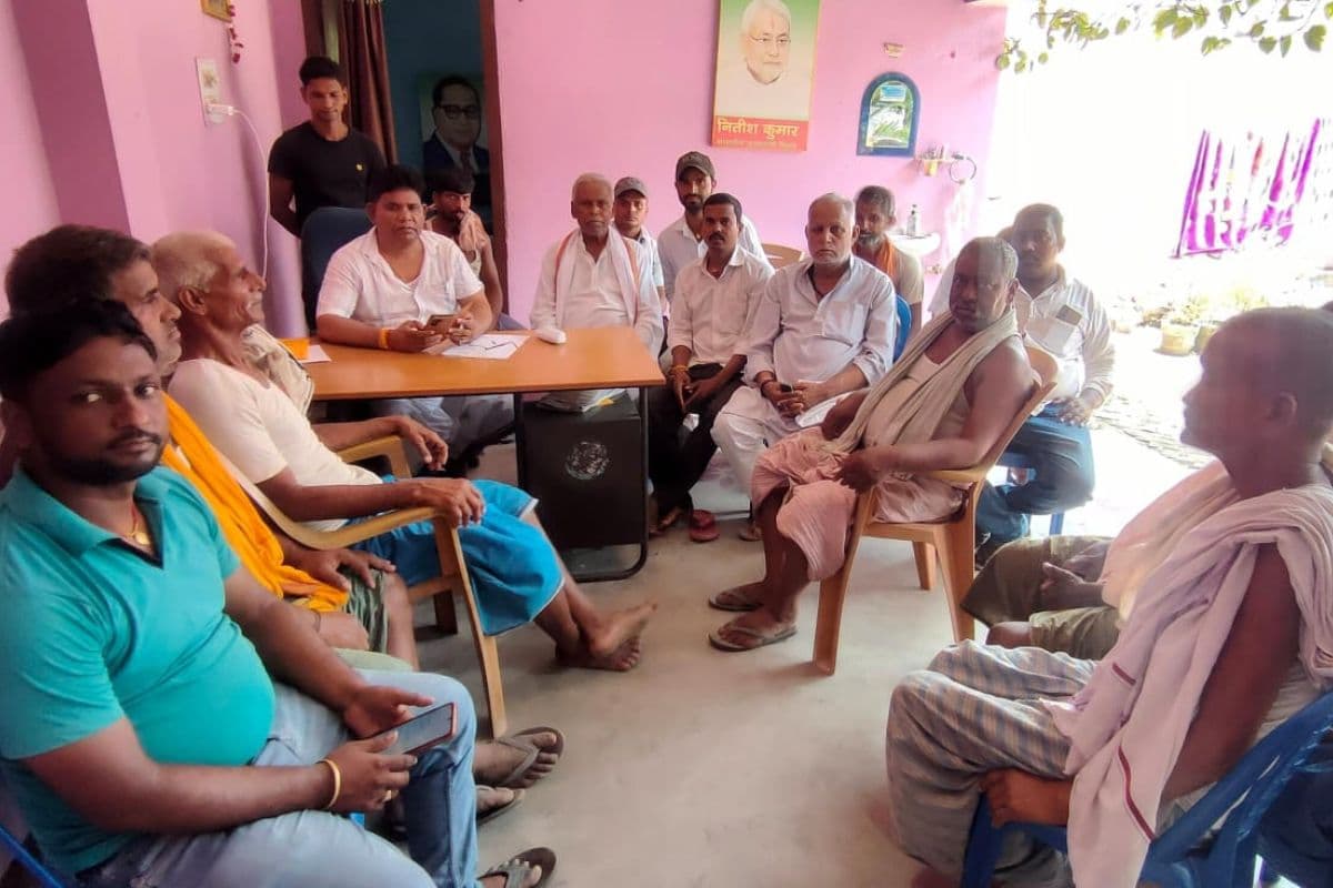 Hajipur News : विधायक ने सुनी लोगों की समस्या, विकास कार्यों पर भी चर्चा की