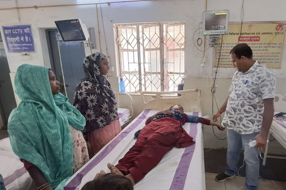 दहेज में पलंग, कुर्सी और जेवर न मिलने पर बहू को बेरहमी से पीटा, बचाने आए पति और मासूम बच्चे को भी नहीं बख्शा