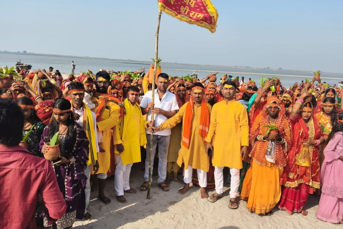 वैशाली में अखंड अष्टयाम यज्ञ को लेकर निकली भव्य कलश शोभायात्रा, 501 श्रद्धालु हुए शामिल