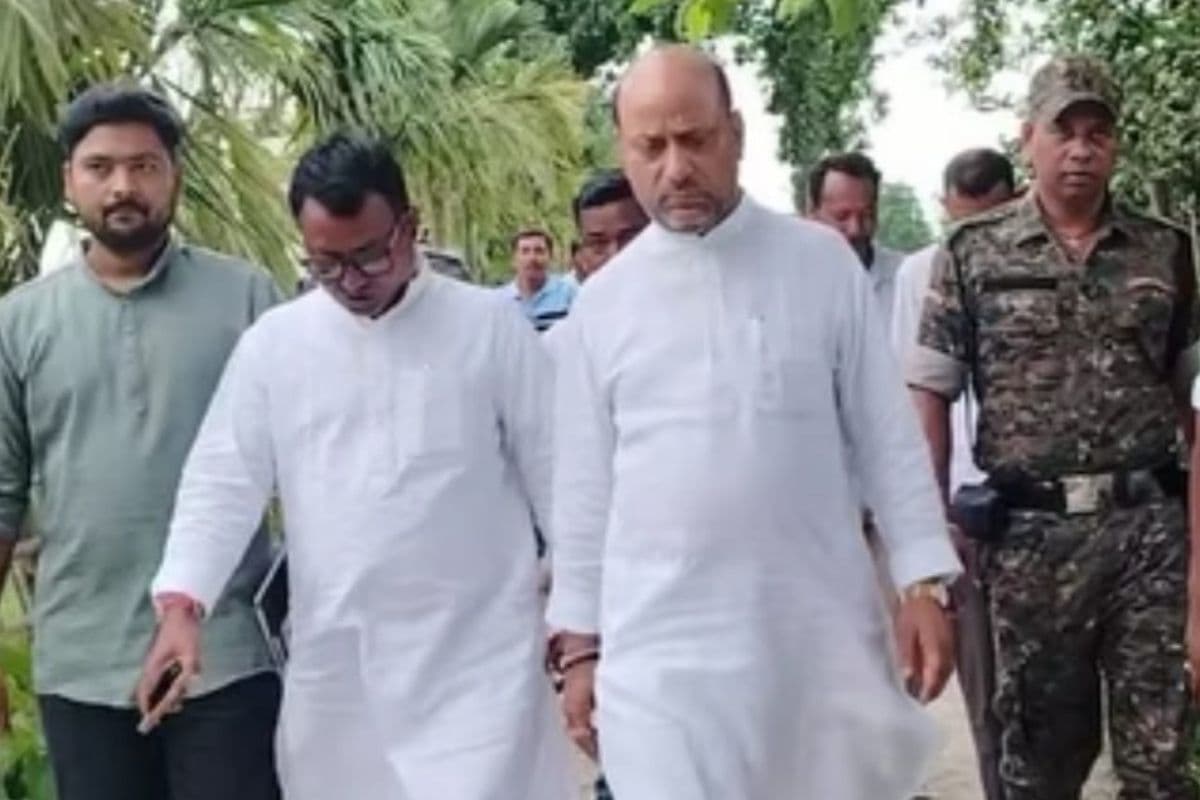 विधायक ने किया  सीमावर्ती गांवों का दौरा, नदी कटाव रोकने का दिया निर्देश