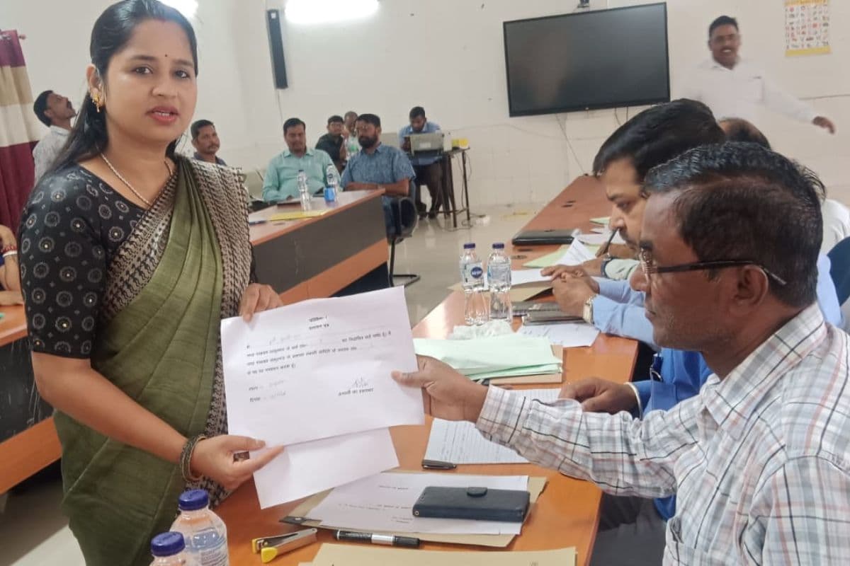 ठाकुरगंज नगर पंचायत सशक्त स्थायी समिति चुनाव आज, तीन पदों के लिए चार प्रत्याशी मैदान में, जोड़-तोड़ की राजनीति तेज