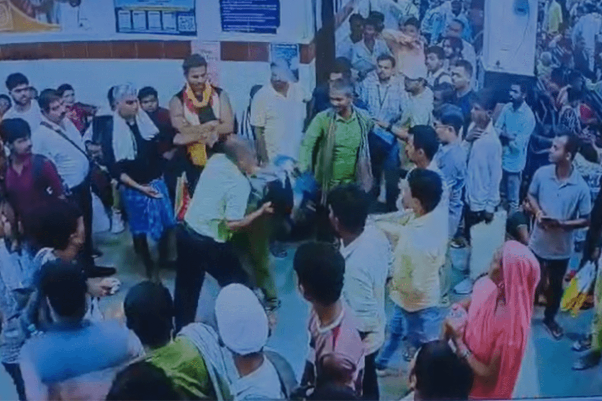 पटना IGIMS में MBBS छात्र को गार्ड्स ने बाल पकड़कर पीटा, बदले में 150 छात्रों ने कर्मियों को दौड़ा-दौड़ाकर मारा