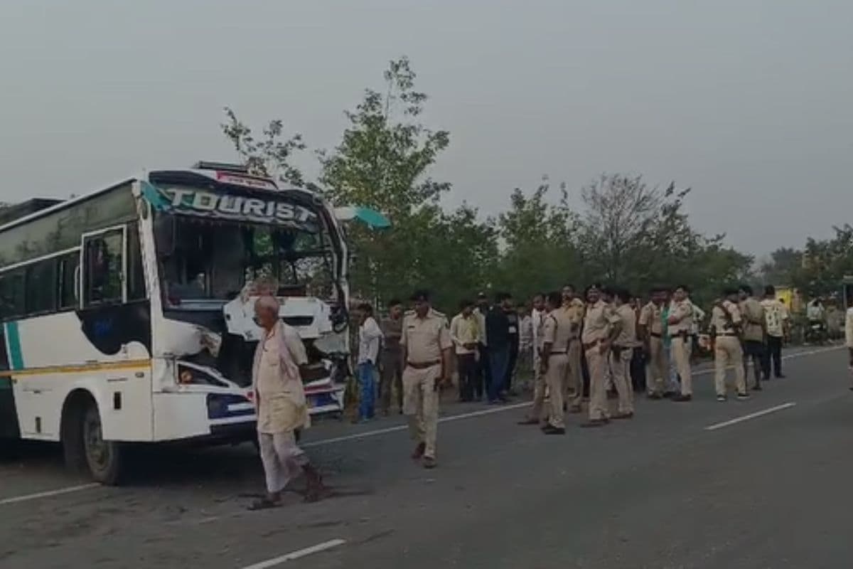 रोहतास में बरातियों की गाड़ी में कंटेनर ने मारी टक्कर, 5 लोगों की मौके पर मौत