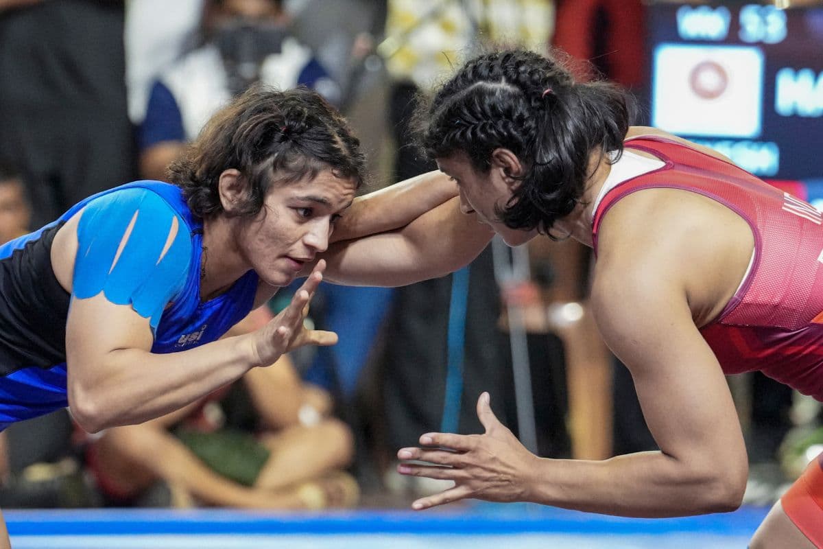विनेश फोगाट का एशियन गेम्स का सपना टूटा, सेमीफाइनल में मीनाक्षी गोयत से 4-6 से हारीं