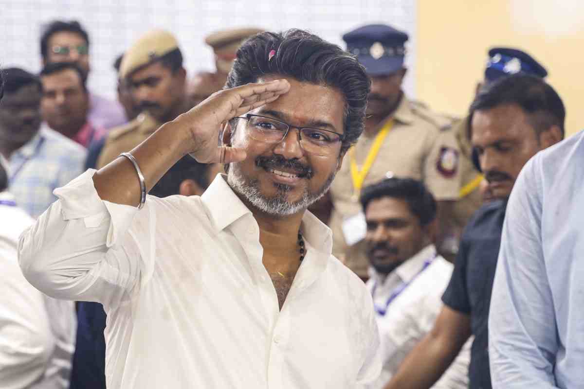 तमिलनाडु में सत्ता का रास्ता साफ? विजय की TVK को कांग्रेस का समर्थन
