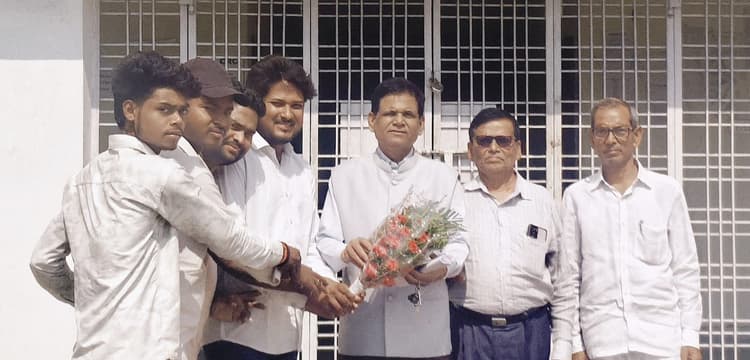 राजकीय डिग्री कॉलेज के पहले प्राचार्य का अभाविप ने किया भव्य स्वागत, एनडी रुंगटा स्कूल में शुरू होगा संचालन