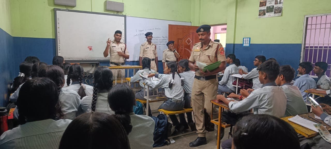 ARARIA: सुरक्षा को ध्यान में रखते हुए जेनिथ पब्लिक स्कूल में अग्निशामक मॉक ड्रिल का आयोजन