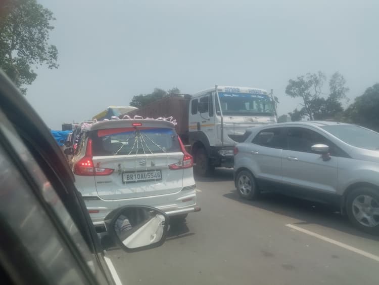 महेशखूंट में एनएच-31 पर तीन घंटे से जाम, वाहनों की लंबी कतार से यात्री परेशान