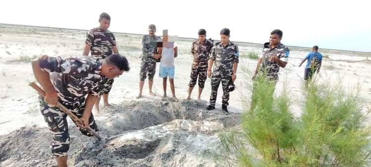 भारत-नेपाल सीमा पर एसएसबी की कार्रवाई, 80 किलो गांजा बरामद, एक तस्कर गिरफ्तार