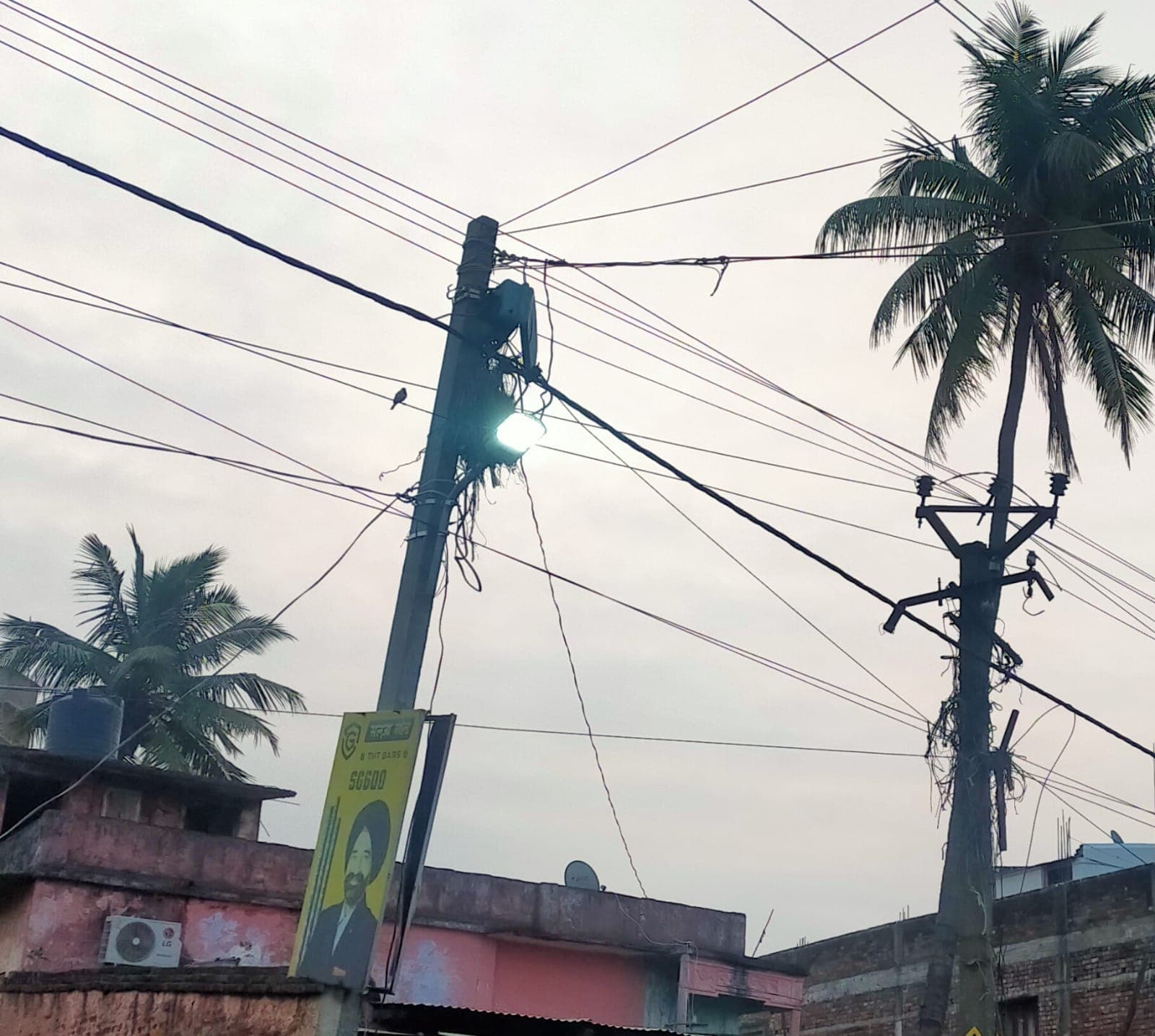 पूर्णिया में मौसम का मिजाज बदला, धूल भरी आंधी और वज्रपात की चेतावनी