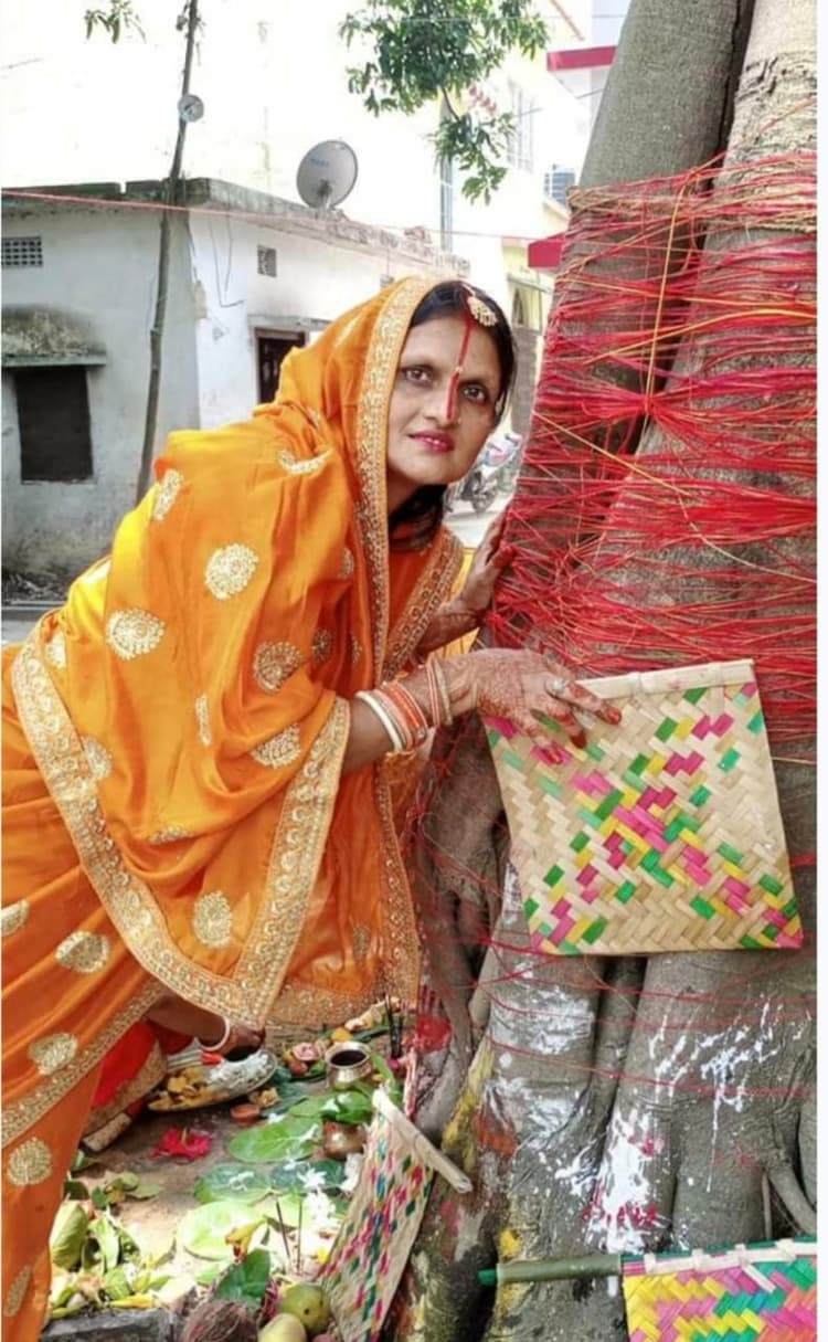 फलका में सुहागिनों ने आस्था के साथ मनाया वट सावित्री व्रत