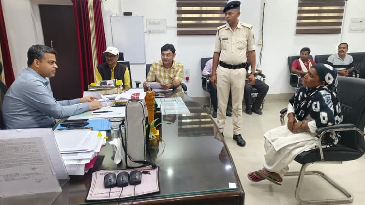जनसुनवाई में पहुंचे 25 मामले, डीएम ने दिये त्वरित निष्पादन के निर्देश