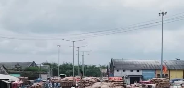 उमस भरी गर्मी से आज मिल सकती है राहत, तेज हवा और बारिश के आसार