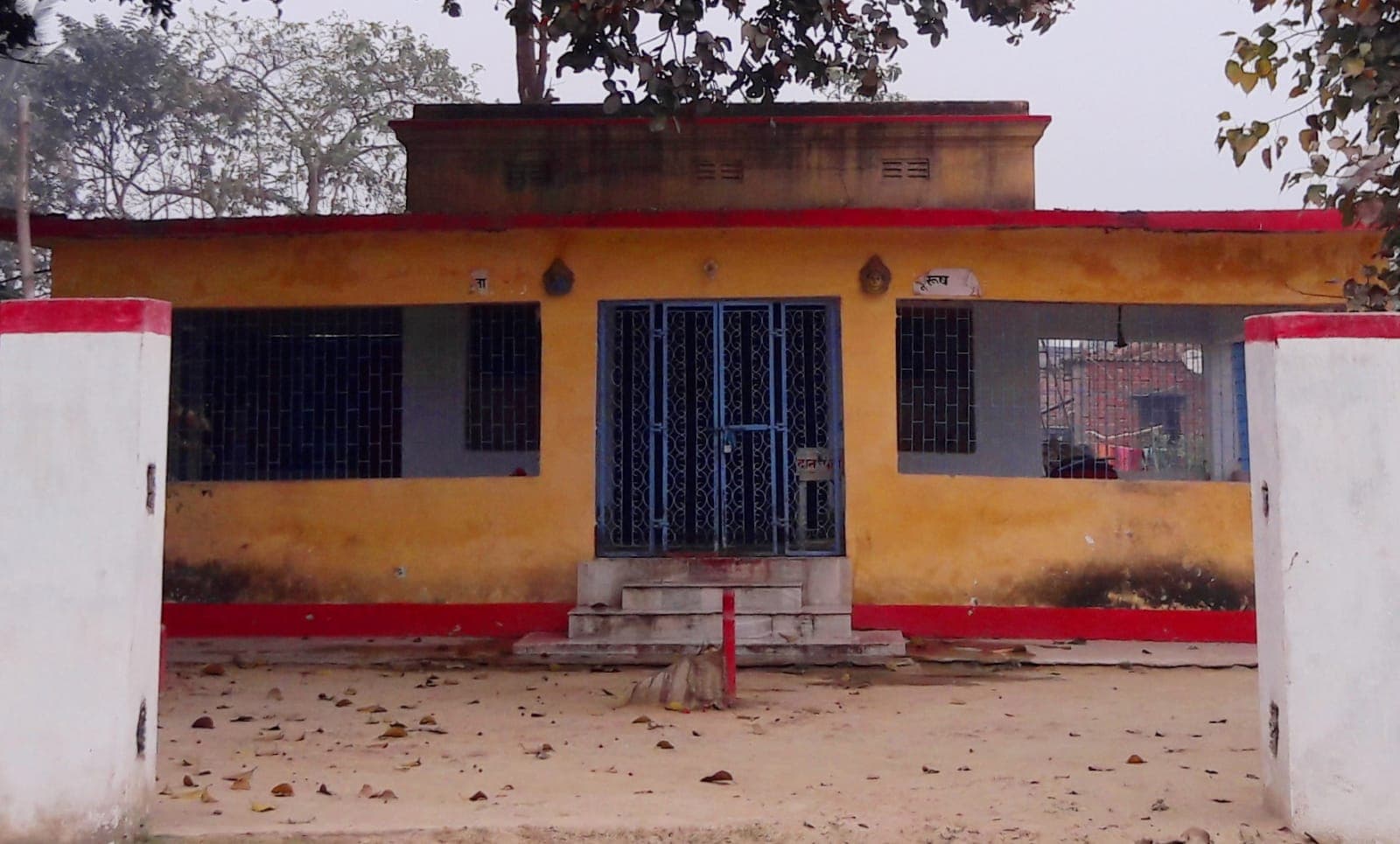 मन्नत पूरी होने पर उड़ाए जाते हैं कबूतर, आस्था का केंद्र है बेलौरी शीतला मंदिर