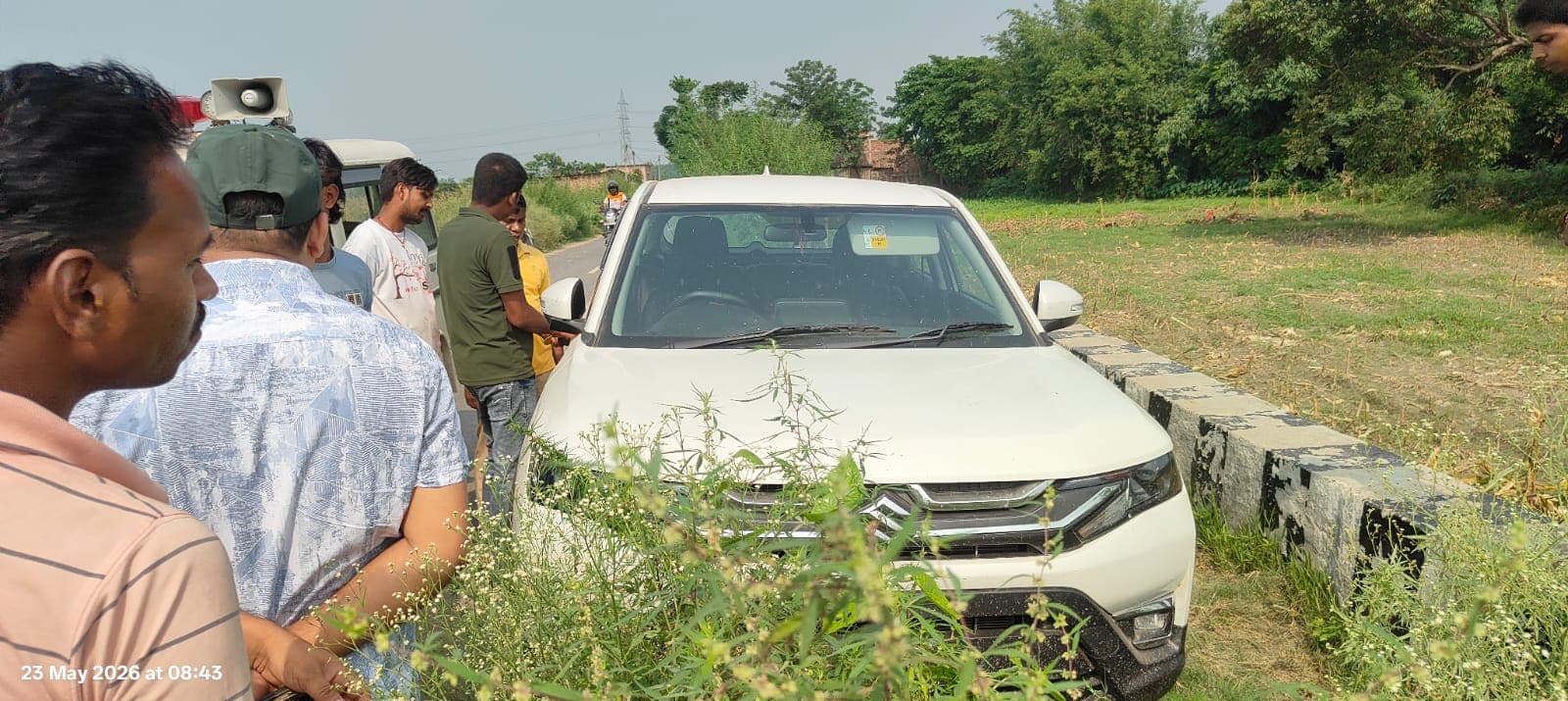 कुमारखंड में संदिग्ध हालत में मिली लावारिस कार,जांच में जुटी पुलिस