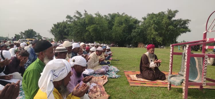 मधेपुरा में शांतिपूर्ण माहौल में अदा हुई बकरीद की नमाज