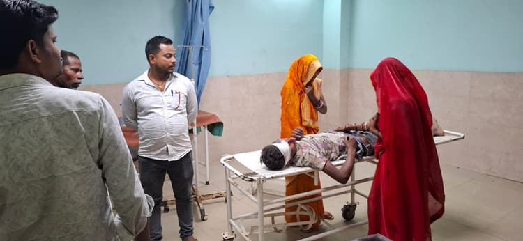 सुपौल में दो बाइकों की आमने-सामने टक्कर, दोनों चालक गंभीर रूप से घायल