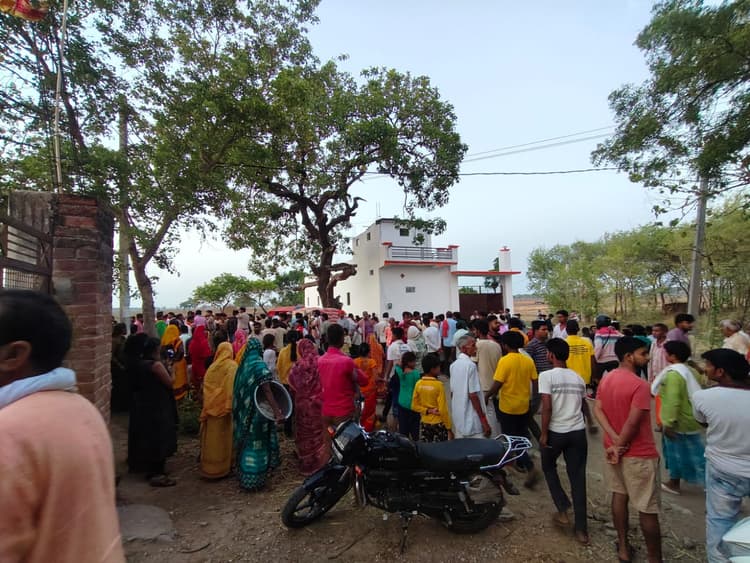 शादी समारोह जाते समय हादसा, एक युवक की मौत, दो घायल