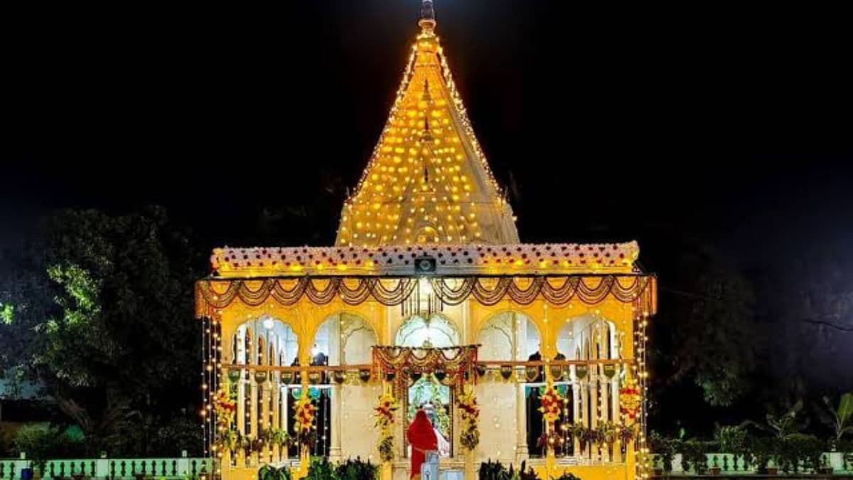 हर-हर महादेव के जयकारों से गूंज उठा मुंगेर का गोयनका शिवालय, सोमवार को उमड़ी भक्तों की भारी भीड़