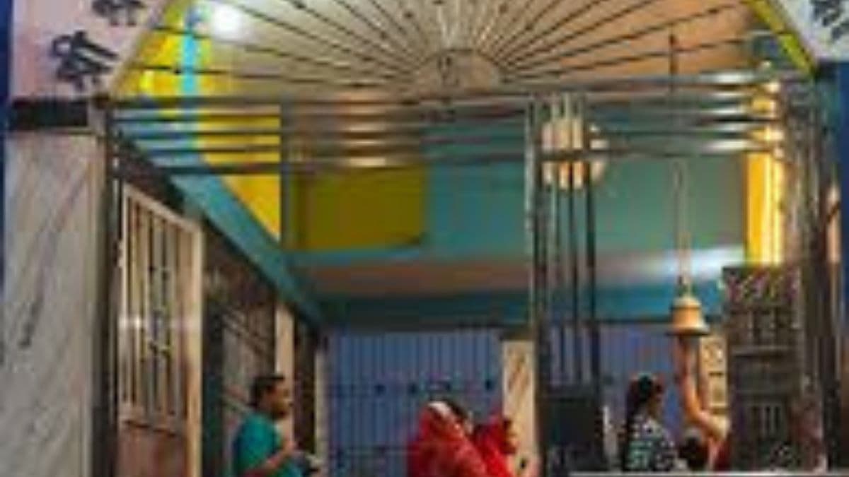 अररिया में जोगबनी का शनि मंदिर बना आस्था का बड़ा केंद्र, शनिवार को उमड़ती है भक्तों की भीड़