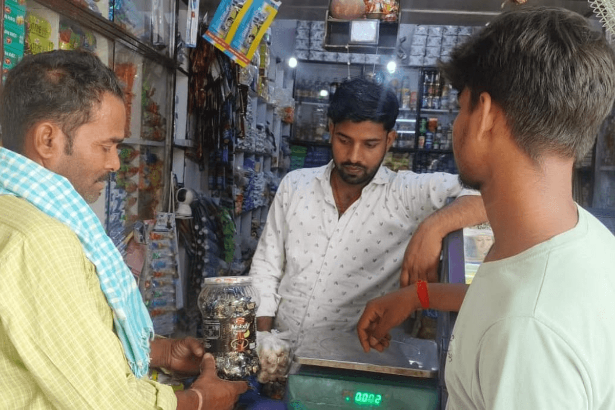 भोजपुर में मेलोडी चॉकलेट की बढ़ी दीवानगी; युवा बोले- अब डेयरी मिल्क नहीं, मेलोडी करेंगे गिफ्ट