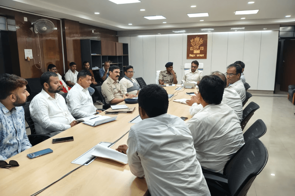 आरा में जिला सड़क सुरक्षा समिति गठित, अतिक्रमण और अवैध संरचनाओं पर सख्त कार्रवाई के निर्देश