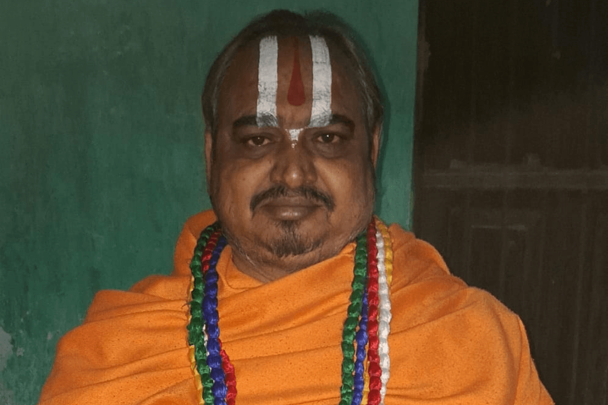 भोजपुर में धार्मिक कथा कार्यक्रम में बोलें नारायण स्वामी: बदलते परिवेश में संस्कार का हो रहा लोप