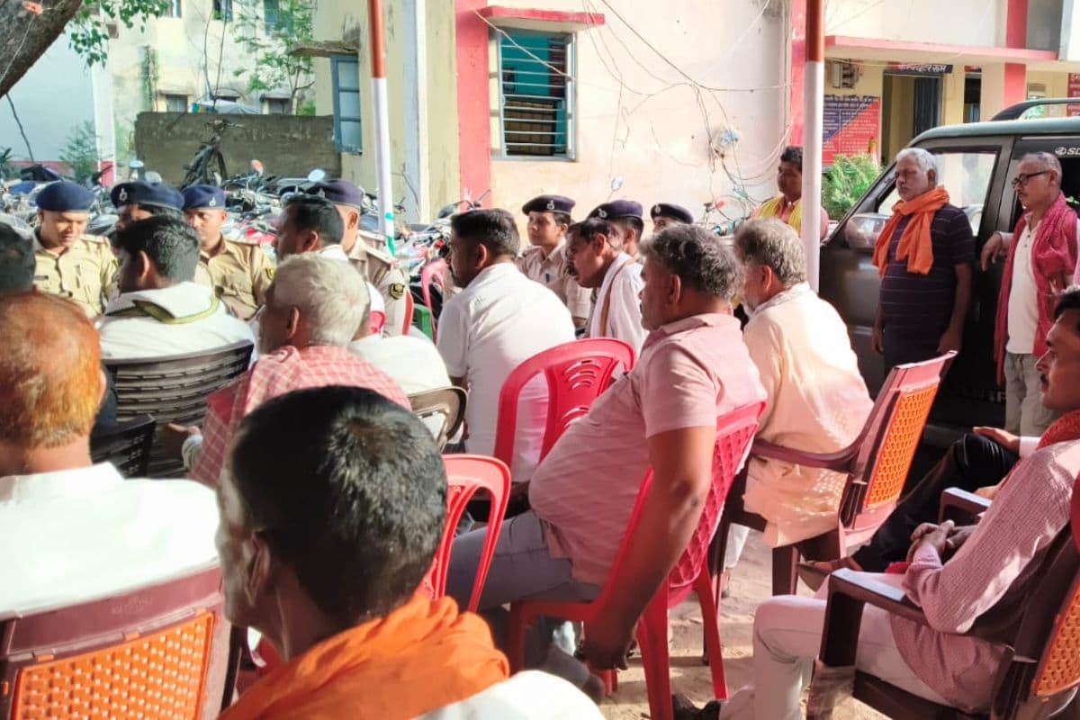 बकरीद को लेकर अंबा और कुटुंबा थाना में शांति समिति की बैठक, सौहार्द बनाए रखने की अपील