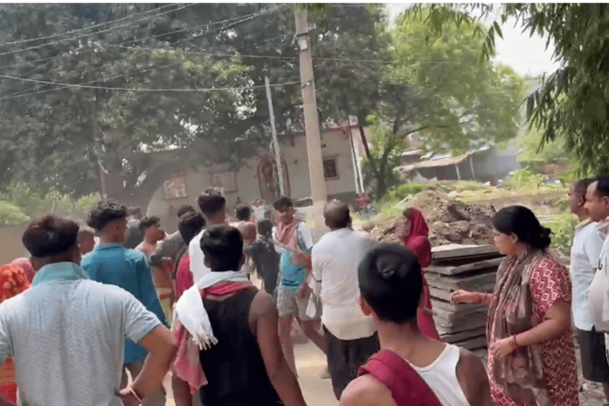 Begusarai News: बरौनी प्रखंड के राजवाड़ा में सड़क-नाला निर्माण को लेकर बवाल, दबंगों ने ग्रामीणों को पीटा