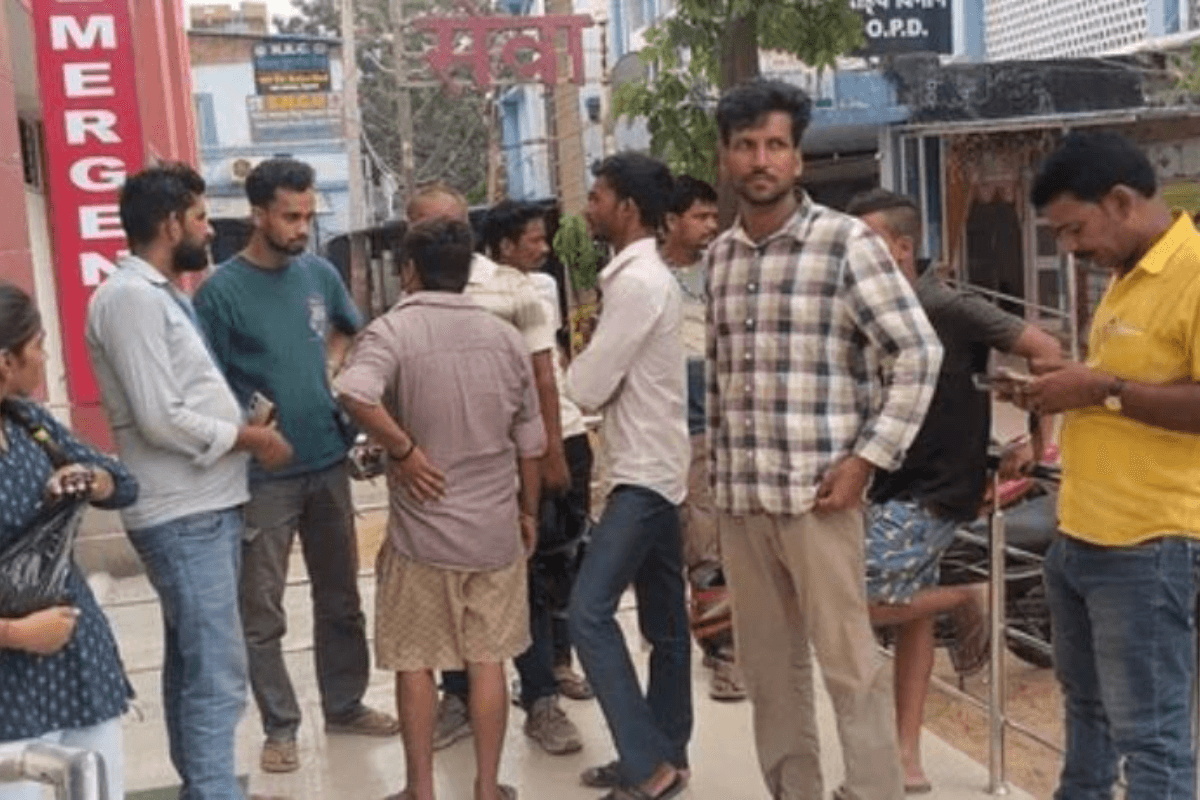 बेगूसराय में दर्दनाक सड़क हादसा: दो बाइकों की सीधी टक्कर में युवक की मौत, इतने लोग हुए घायल?