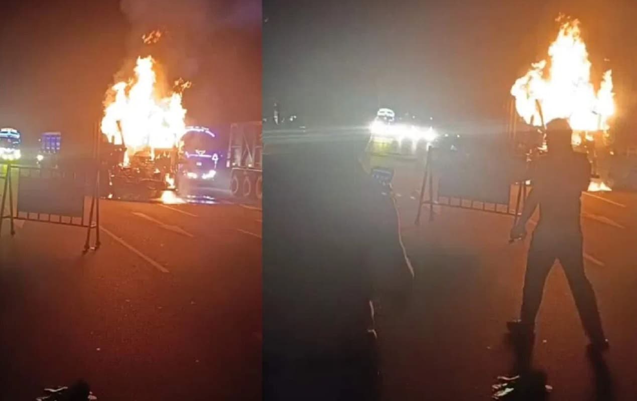 बंगाल के सिंगूर में डंपर से टकरा कर जली कार, चालक की जलकर मौत