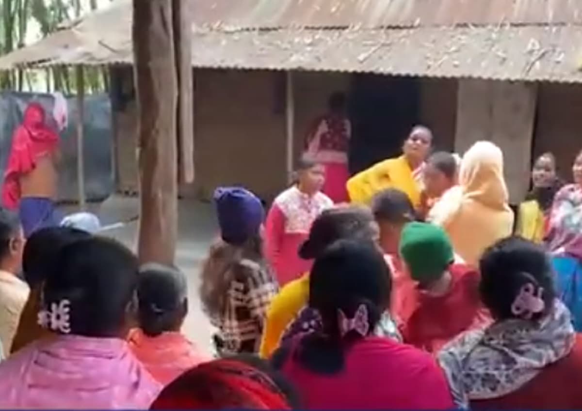 बंगाल में नशे के खिलाफ सड़क पर उतरी महिलाएं, नदिया में दुकानों में तोड़फोड़