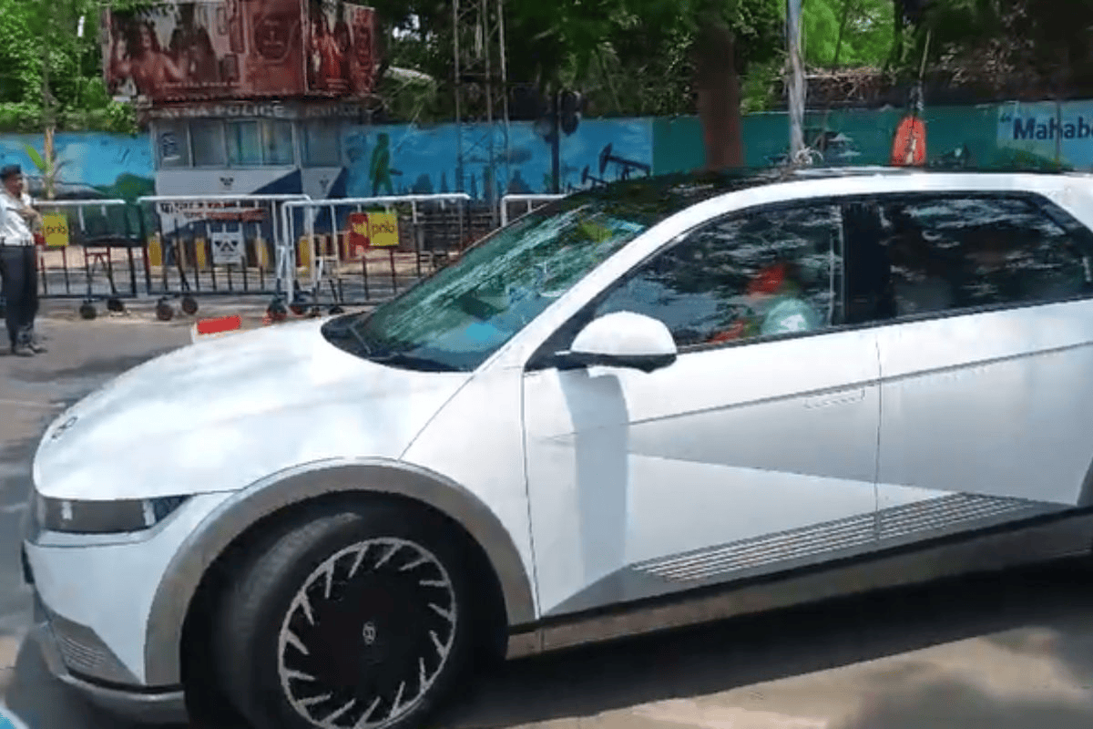 एक मंत्री के काफिले में कितनी होती हैं गाड़ियां और कौन उठाता है खर्च? CM सम्राट के कारकेड में सिर्फ 4 गाड़ियां